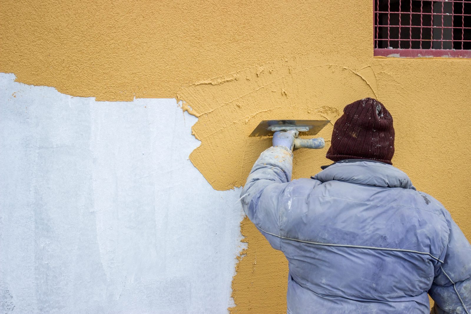 Izbira fasadnega ometa vpliva na videz in zaščito doma